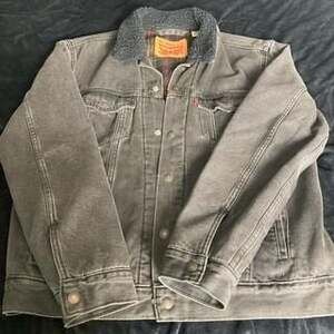 Levi's Sherpa Lined Black Denim Trucker Jacket - Men's M